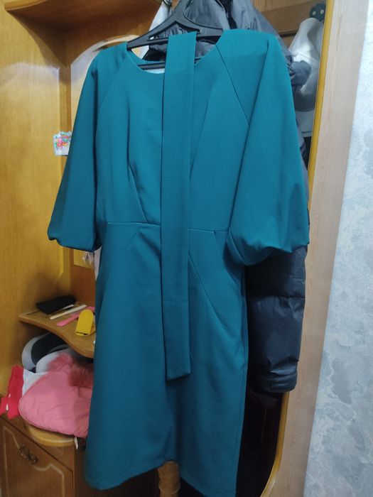 Продам женское платье!