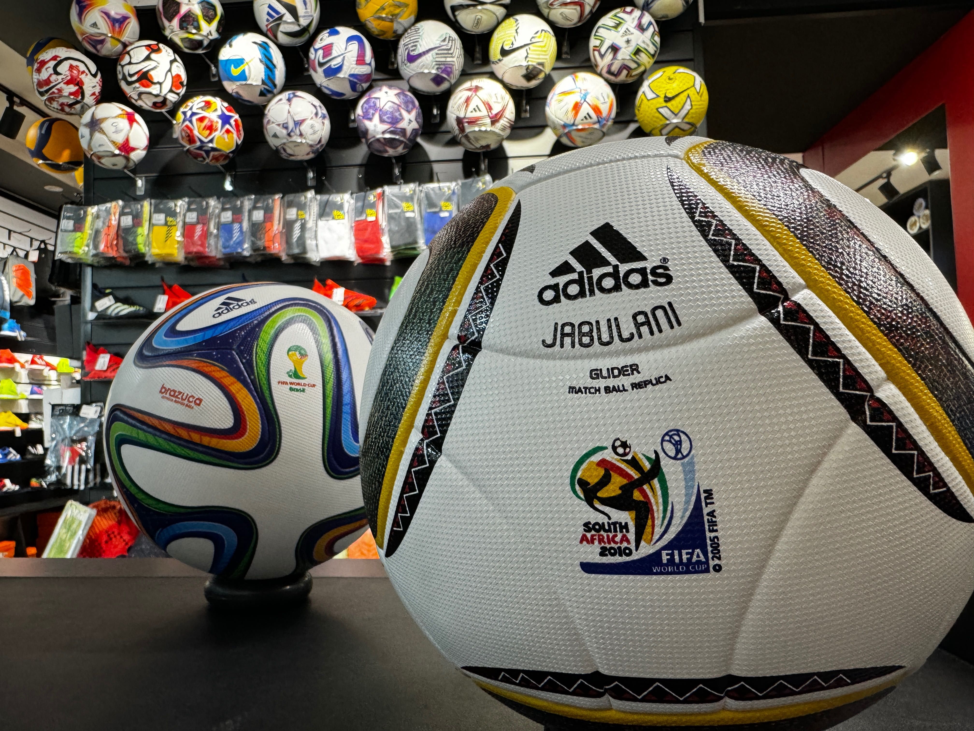 Футбольный мяч Adidas Jabulani 2010 World Cup чемпионат мира: 8 900 тг. -  Футбол Алматы на Olx