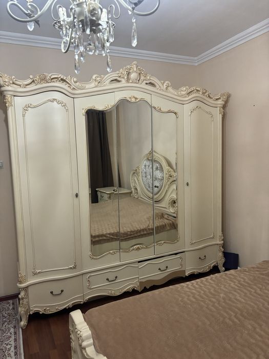 Продам спальний гарнитур