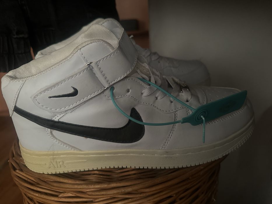 Кроссовки Nike новые