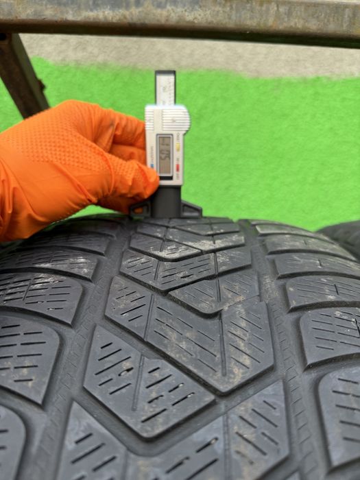 255/55/20 PIRELLI Scorpion Winter DOT 2020