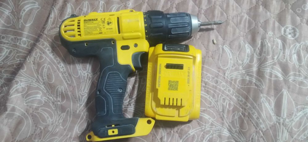 Продам шуруповерт девайт 771
