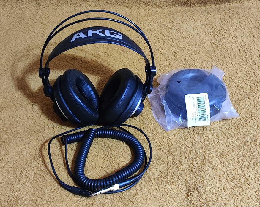 Студийни слушалки AKG K240 MKII с допълнителни нови наушници