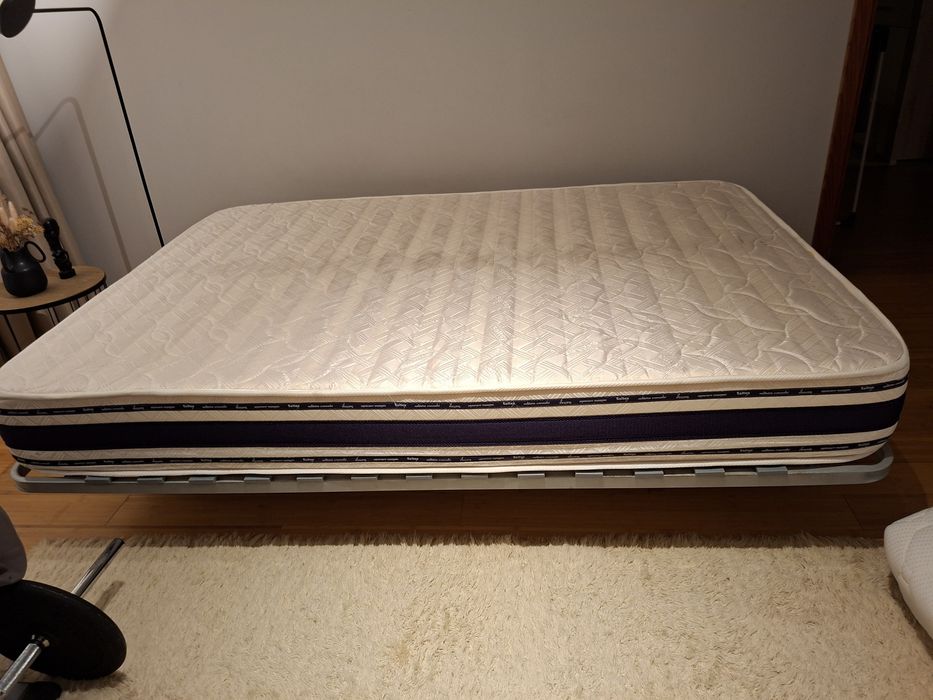 Vand pat cadru metalic Ikea