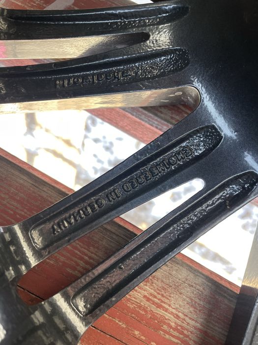 Титанки Оригинал R18 почти новые