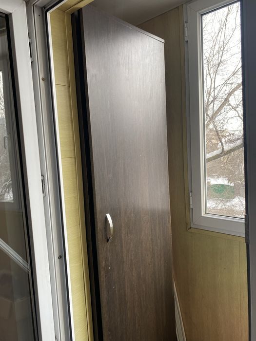 Шкаф бытовой, простой и качественный