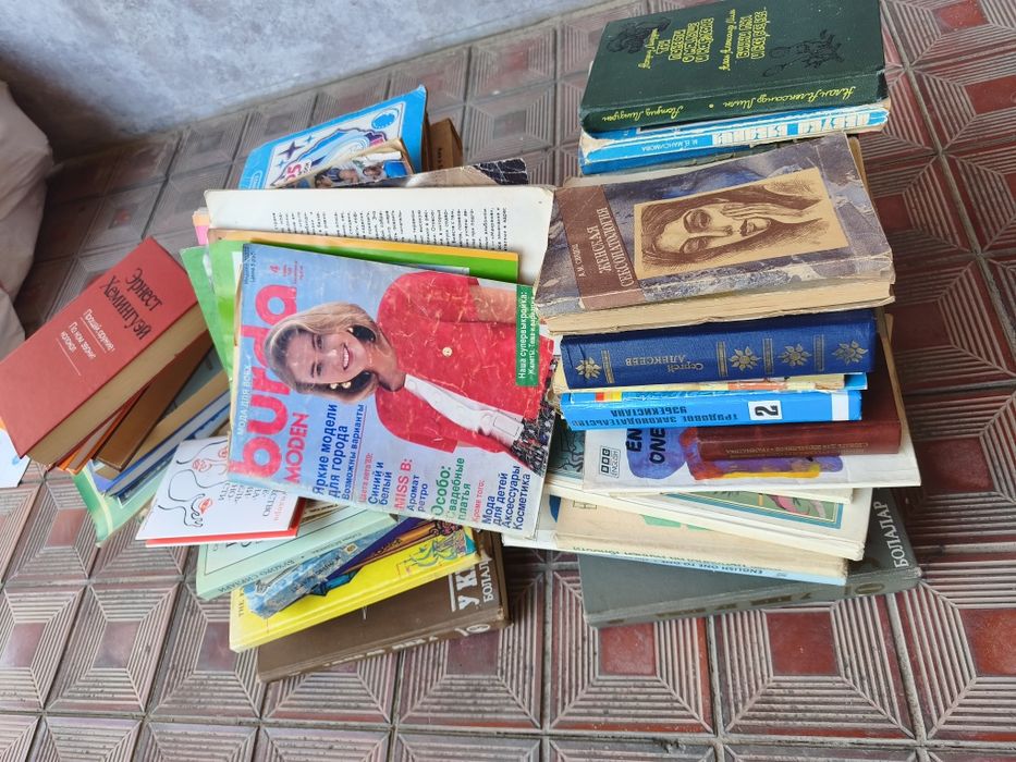 Продается книги разного жанра