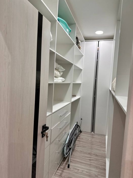 Сдаю квартиру 3 комнатная евроремонт.Циалковская Оксарой!!!