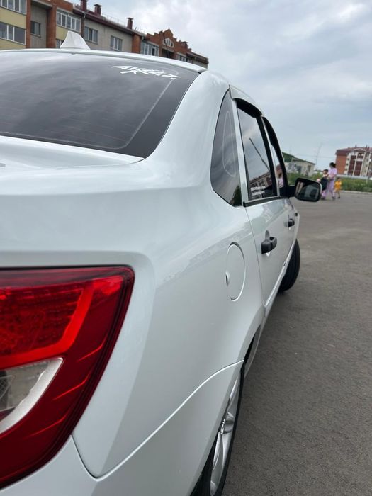 Продам гранту  куплена бипект авто