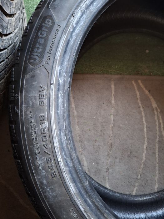 245 40 19 Goodyear / Dunlop DOT 2024 / 2025 iarna  aproape noi