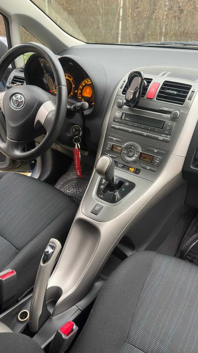 Vând Toyota Auris 2008 Diesel Cutie Automata 74330 km