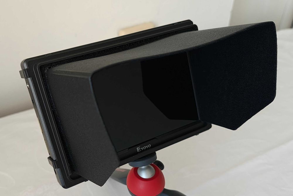 Продавам 7 - инчов монитор Eyoyo E7S