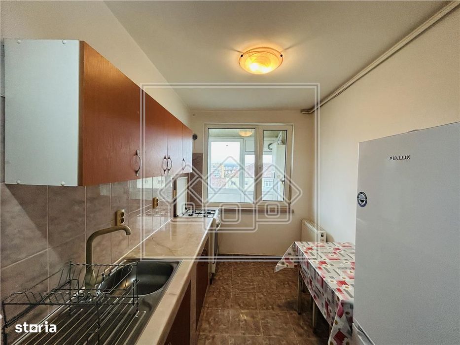 Apartament decomandat, 2 camere, balcon - M. Viteazu — fotografia 1