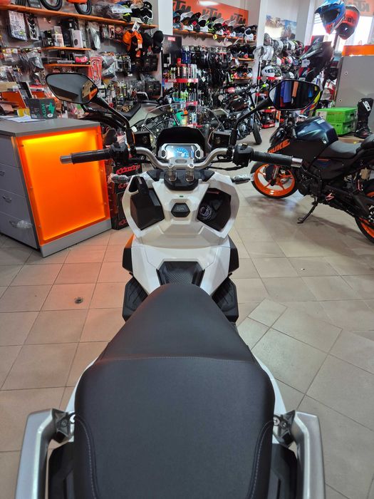 Oferta SYM ADX 125 ABS 2026 nou + Curs atestare B/125 Cadou !!!