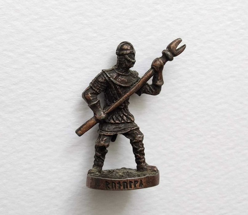 Метални войници и фигурки от шоколадови яйца Киндер, Ландрин и Балабан