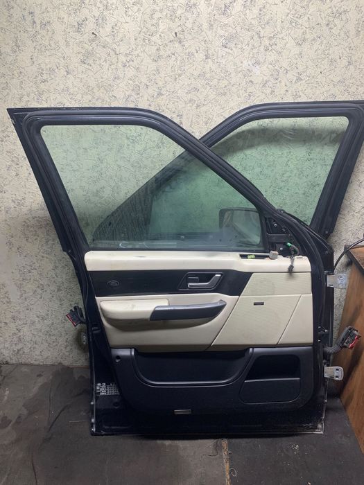 Двери в сборе на Range Rover Sport l320