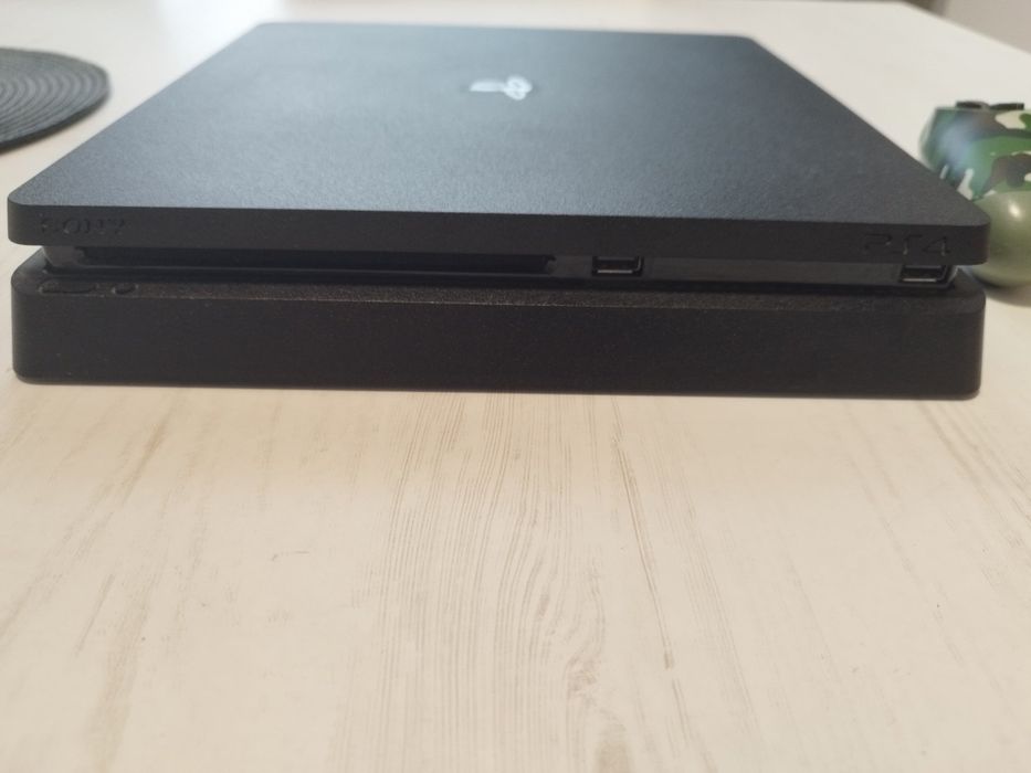 Продавам PlayStation 4