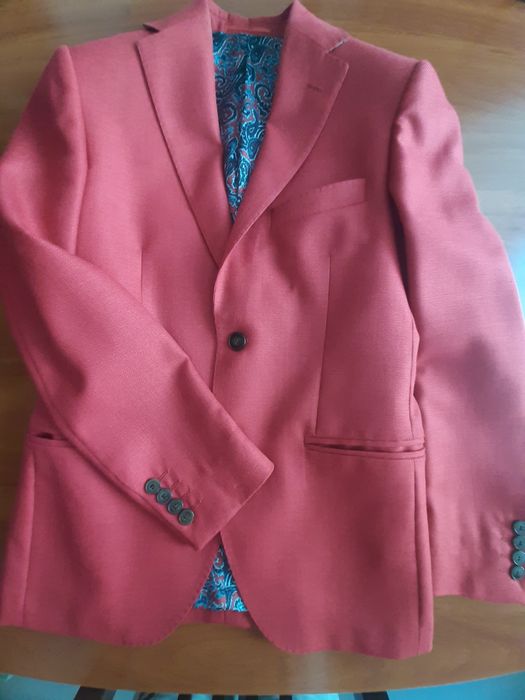 Sacou Bigotti, model Conti, roșu