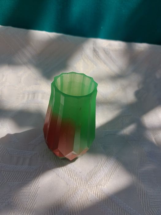 Vază fosforescentă unicat din rășină epoxidică - Handmade