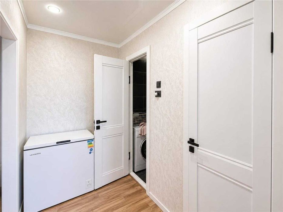 Продам 2 комн квартиру у/план. на пр.Металлургов