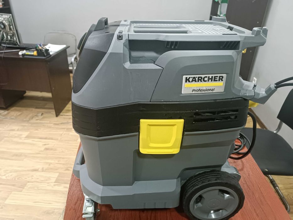 Karcher профессиональный пылесос влажной и сухой уборки NT 30/1 TACT