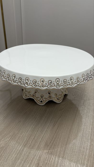 Продам вазы, тортница и вареница