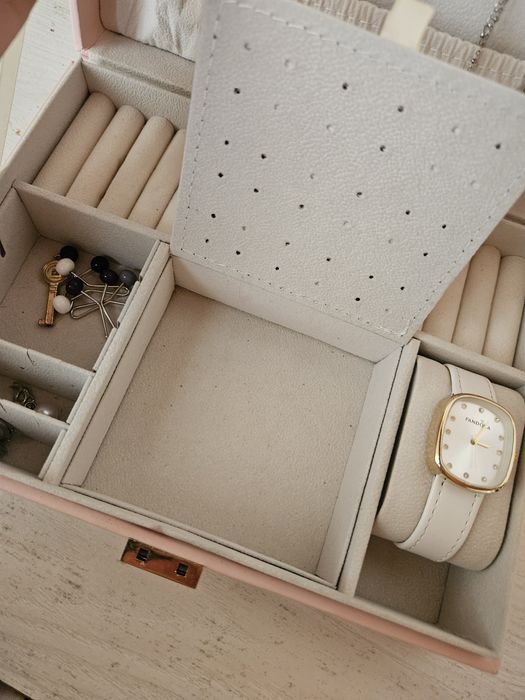 Taqinchoqlar uchun organayzer