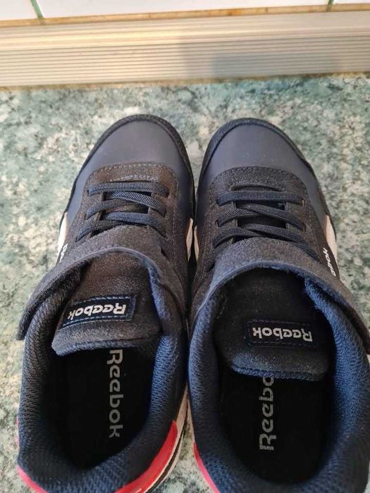 adidasi Reebok baiat