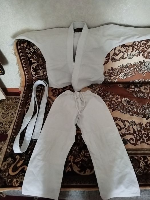 Продам кимано в хорошем состоянии