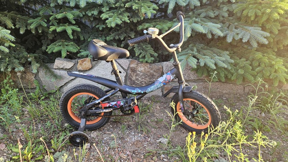 Продам детский велосипед на возраст 4-5 лет