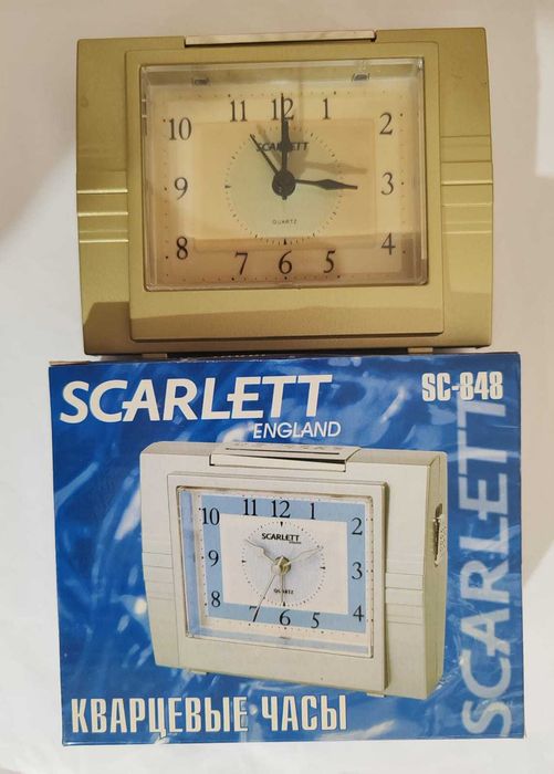 Часы настольные кварцевые