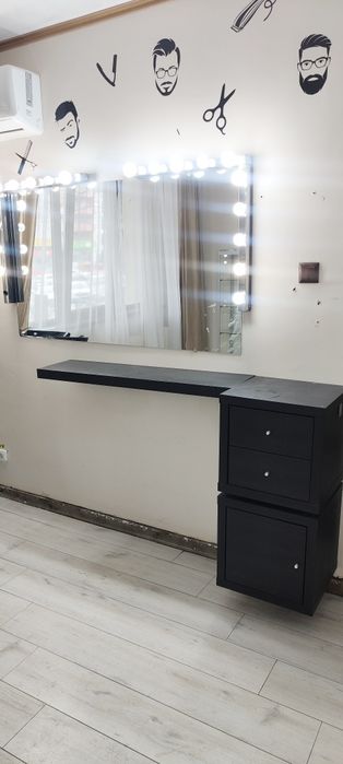 Post frizerie/barber  cu oglinda si led ikea 800 de lei