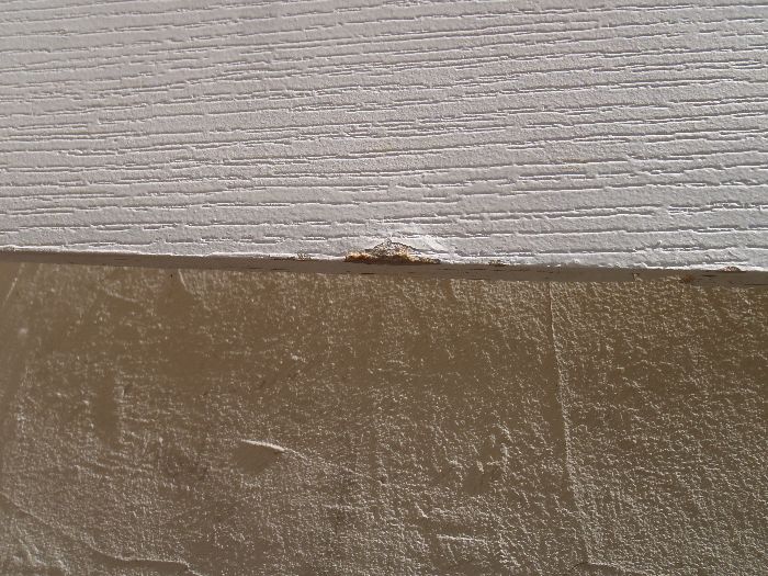 Бяла интериорна врата с брава със заключване