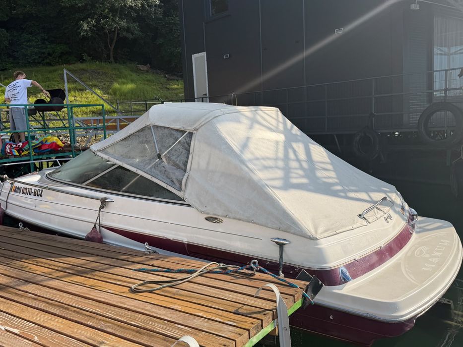 Barcă Maxum 2100 ( cabinată ) / 5.7 V8