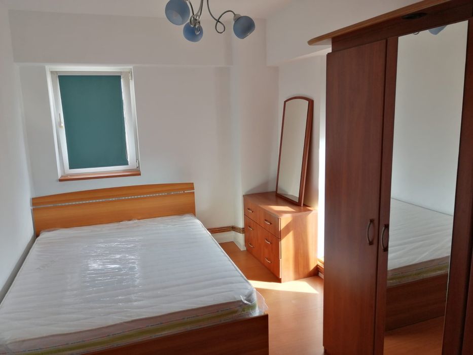 Proprietar.Apartament 3 camere ultra central.