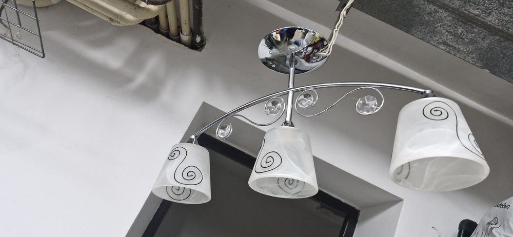 Продам люстры б/у