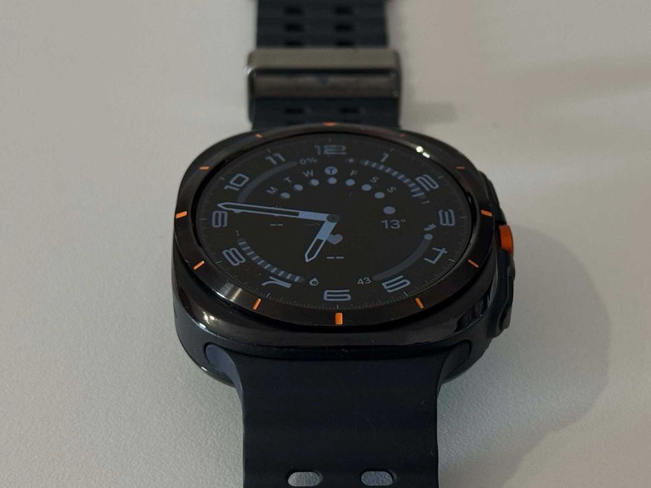 Бартер! Перфектен! Samsung Galaxy Watch Ultra Titanium Gray (Черен)