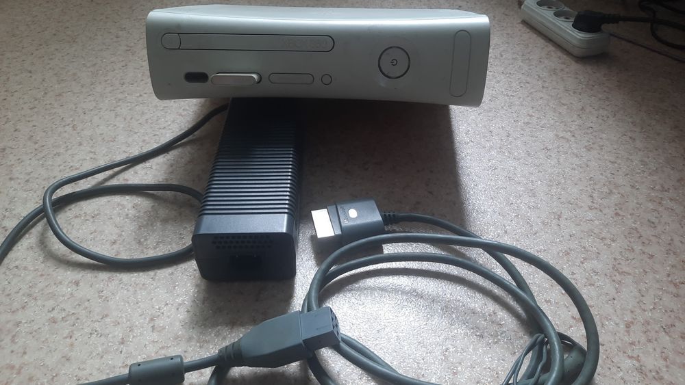 Продам x box 360