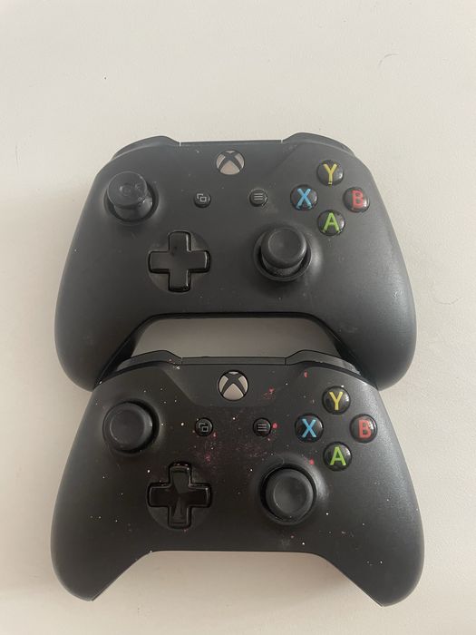 Xbox one + 2 manete