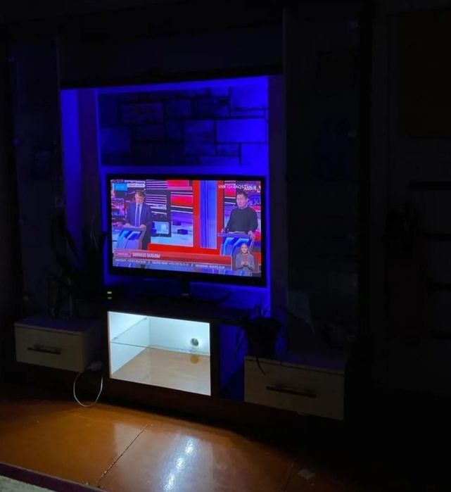 Подставка под телевизор б/у