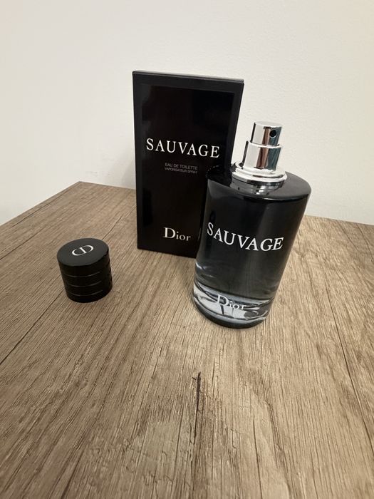 Parfum Sauvage Dior barbati 100 ml nou