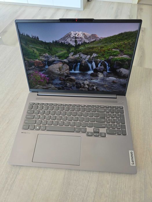 Laptop Lenovo IdeaPad 5 Pro 16IRH8 cu procesor Intel® Core™ i7-13700H, WQXGA, 16GB, 1TB SSD, NVIDIA® GeForce RTX™ 4050 6GB GDDR6