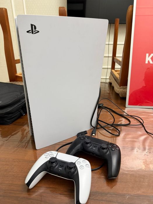 Срочно продам Sony PlayStation 5