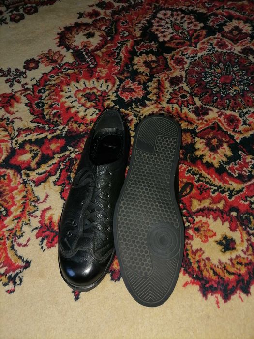 Продам мужскую обувь