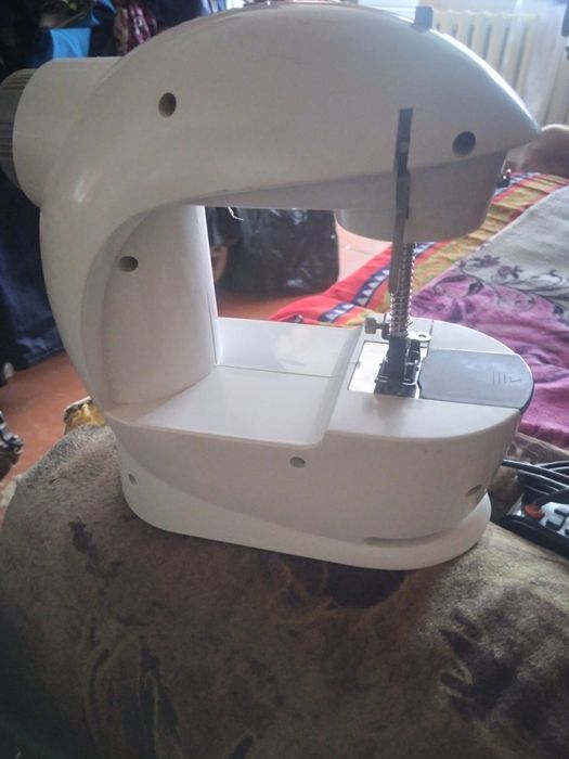 Машинка швейная электро_ ручная