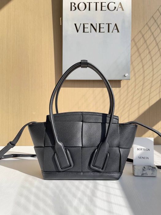 Geanta Bottega Veneta Arco
