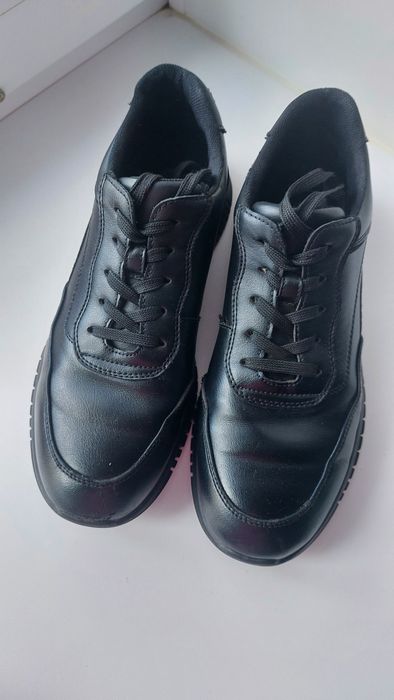 Продам мужскую обувь