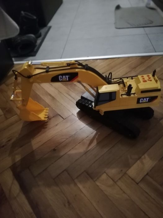 Уникален Багер Cat