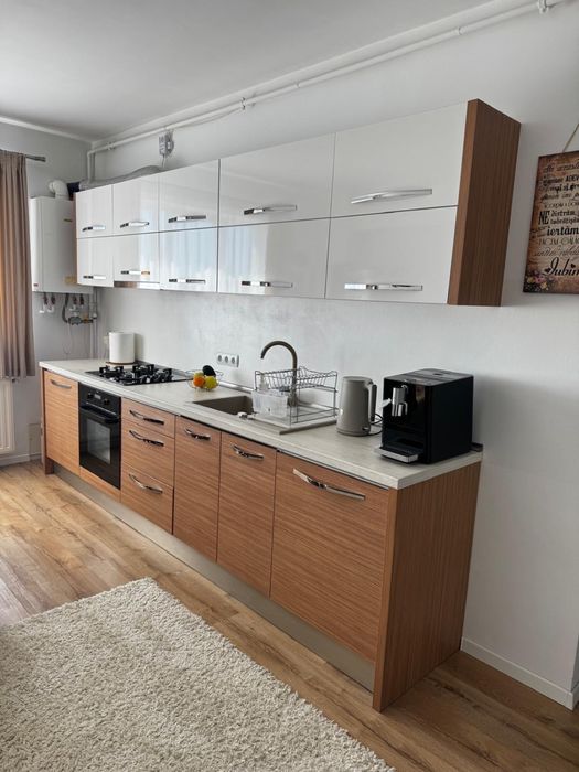 Vand apartament 3 camere cu loc de parcare in Turnisor, cartier Alma