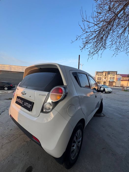 2010 yil spark avtomashinasi